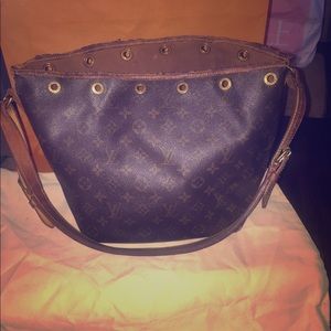 Louis Vuitton Brown Monogram Canvas Hobo w Gold Hardware Great project bag !